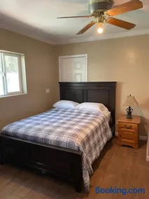 DIAMOND STUDIO SUITE Full kitchen SWIMMING POOL private gated yard Arts Roosevelt row ASU convention ctr stadiums airport Downtown Phx - Image 3
