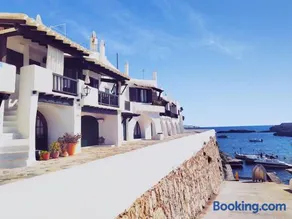Fantástica casa a primera línea de mar en Binibeca - Image 1