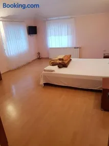 Guest House Iveta - Image 4
