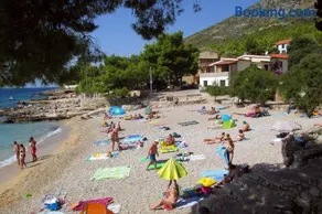 Apartments by the sea Ivan Dolac, Hvar - 18269 - Image 3