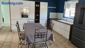 Maison familiale avec jardin clos et barbecue - Image 2