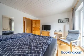 ID 7025 - Private Rooms - Image 2