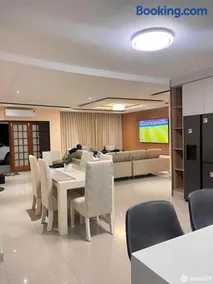 Hillview Executive Self-Catering House - Image 3