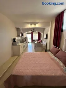 Sunrise & Sunset apartments - Image 1