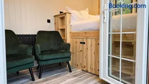 Olive the Shepherds Hut - Image 5