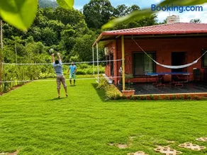 Misty Meadows Farm Retreat , A Serene Escape - Image 1
