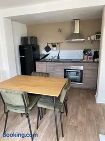Appartement avec terrasse ensoleillée à Vitré - Image 2