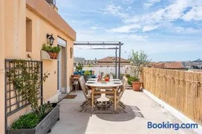 Apartment with Large Terrace and Panoramic View - 2 Bedrooms, Marseille - Image 4
