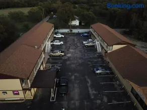 Executive Inn - Image 2