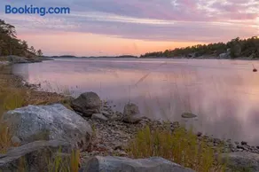 Stunning Waterfront Property in the Outer Archipelago - Image 5