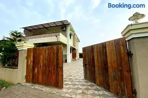 Nessies Nagaon - Image 1