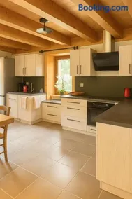 Chaleureux appartement dans maison avec terrasse et cadre naturel - Image 2