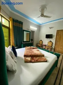 Galaxy Lodge - Image 4