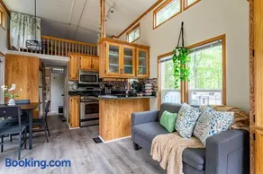 The Nook Tiny Home Fire Pit Close to Lake - Image 4