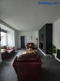 NO 27 Apartment - Image 3