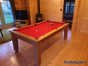 Caban Cwtch - Log fire, pool table, hot tub cinema - Image 3