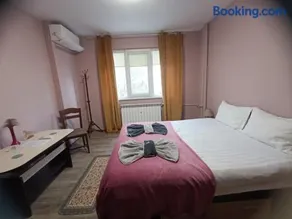Fully Equipped Bright Apartment Close to Transport - Image 2