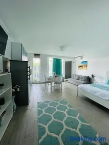 Whata View Studio Alezzi Beach - Image 1