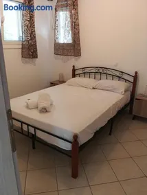 Amygdalos Room - Image 3