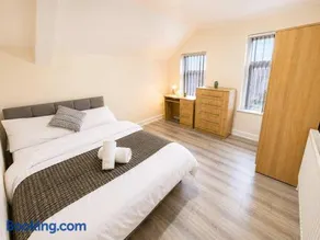 The Shed - Cosy 2-bed flat with free parking - Close to City Centre - Image 2