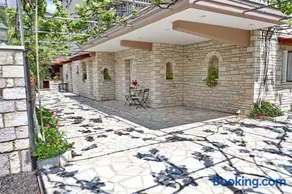 GK - Classic Apartment - Image 2