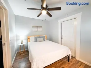 3 Miles to Parris Island - Idle Oak Cottage - 10 minutes to Downtown Beaufort SC - Image 2