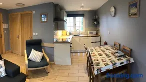 41 Tudor Court - Image 2