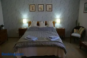 Olive Tree House - Image 2
