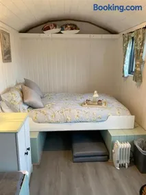 Crabmill glamping bewdley - Image 4