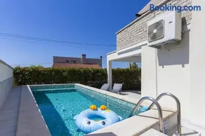 Dolce Vita Apartments with Heated Pool - Image 5