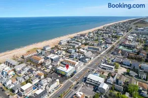 Coastal 1 Bed Sleeps 4 With Private Balcony - Image 1