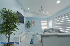 Spacious 2BR Retreat Fast WiFi Self Check-in- Watch FIFA World Cup in Comfort - Image 2