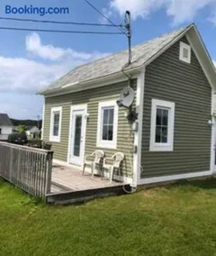 Experience Tranquility Cricket Field Offers Charming Retreat in Twillingatate - Image 1