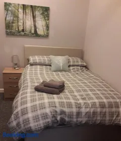 The Barn - Ilkeston - 1 Bedroom Flat, 2 Beds, Close to M1-A52 Long Eaton - Nottingham - Derby - Derbyshire - 400Mbs WiFi Free Parking! - Image 1