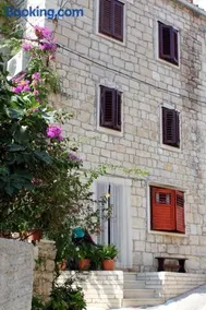 Apartments by the sea Pucisca, Brac - 770 - Image 1