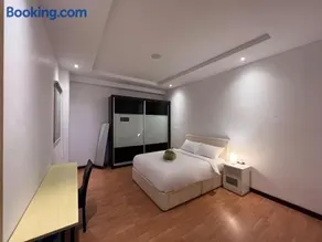 Super Comfy BIG SPACE Condo In Imperial Suites Boulevard Mall - Image 3