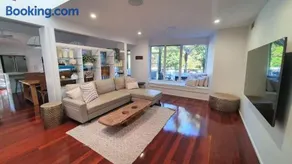 24 Naiad Court - Rainbow Shores. Pool. Wifi. Walk to beach - Image 3