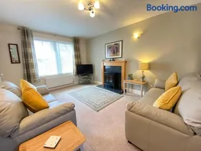 St Margaret's Cottage, Edinburgh - Image 2