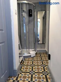 Private Ensuite Room - Image 5