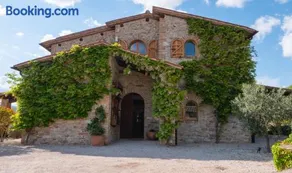 Farmhouse in Umbria - Image 2