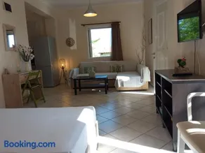 Sea Side House Kourouta - Image 2