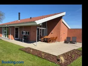 Lovely Holiday Home Near Beach And Nature - Image 2