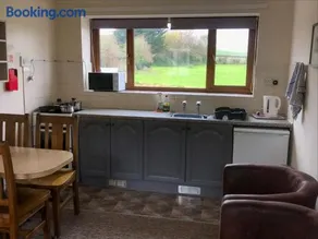 Court Farm Holiday Bungalows Ltd - Image 3