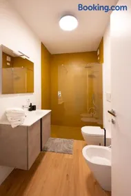 Casa con terrazzo in ottima posizione vicino Como - Image 3