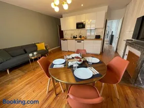 Villa Vermillon Boutique Apartments, Refined 1- & 2-Bedroom Apartments & Studio, Newly Renovated, Fully Equipped, Premium Bedding, City Centre, Train Station, Private Parking, Set in a Historic Hôtel Particulier - Image 1