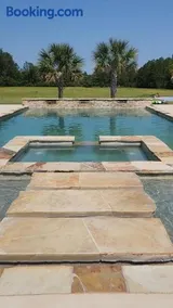 Luxury Estate with Pool & Theatre - Image 1