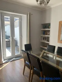 Perfect base for 8, pets allowed - Image 5