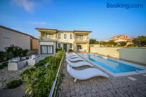 Sunset Deluxe Villa - Image 3