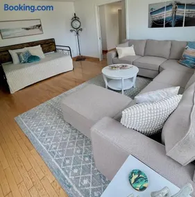 SpringHouse Saltwater Vista with Sunroom & Backyard - Image 2