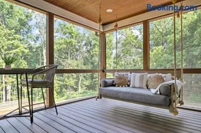 Conoloway Bay Getaway - Image 2